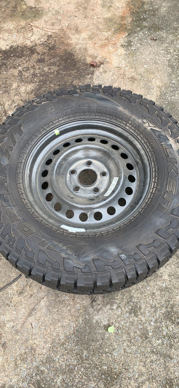 Jeep Gladiator Rubicon Spare with Wildpeak Tire 9EA033A2-029F-4F2F-BEF1-B02FF0174F99