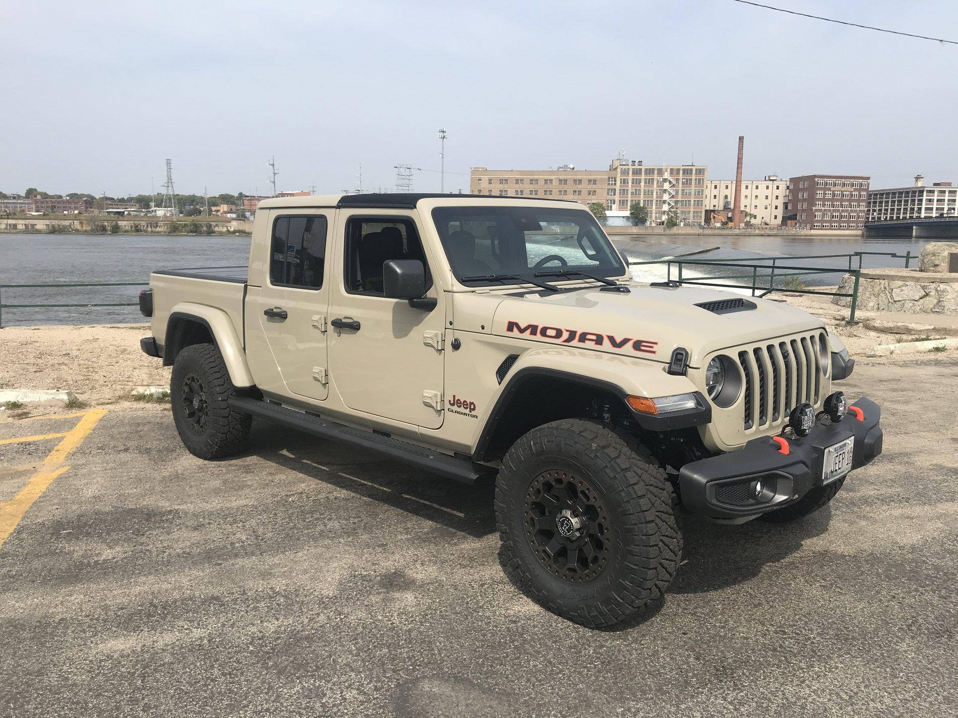 Jeep Gladiator Gladiator Glamour Shots A2479E82-FCAF-44DC-B6C3-94D7D5A161CD