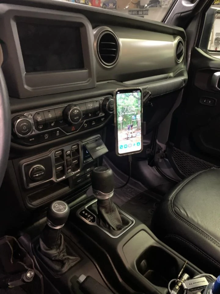 Jeep Gladiator Ram or 67 phone mount IMG953704 (1)