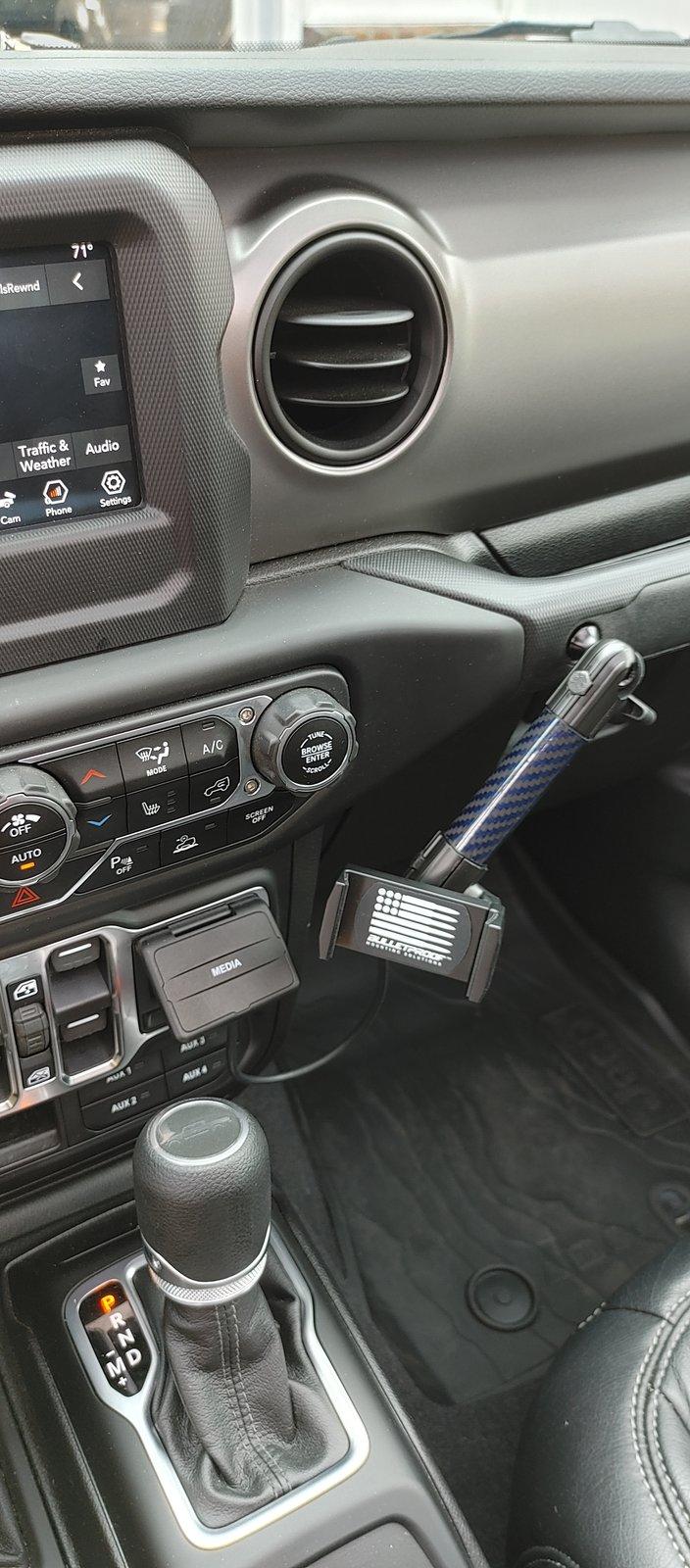 Jeep Gladiator Ram or 67 phone mount 0926201313a_HDR
