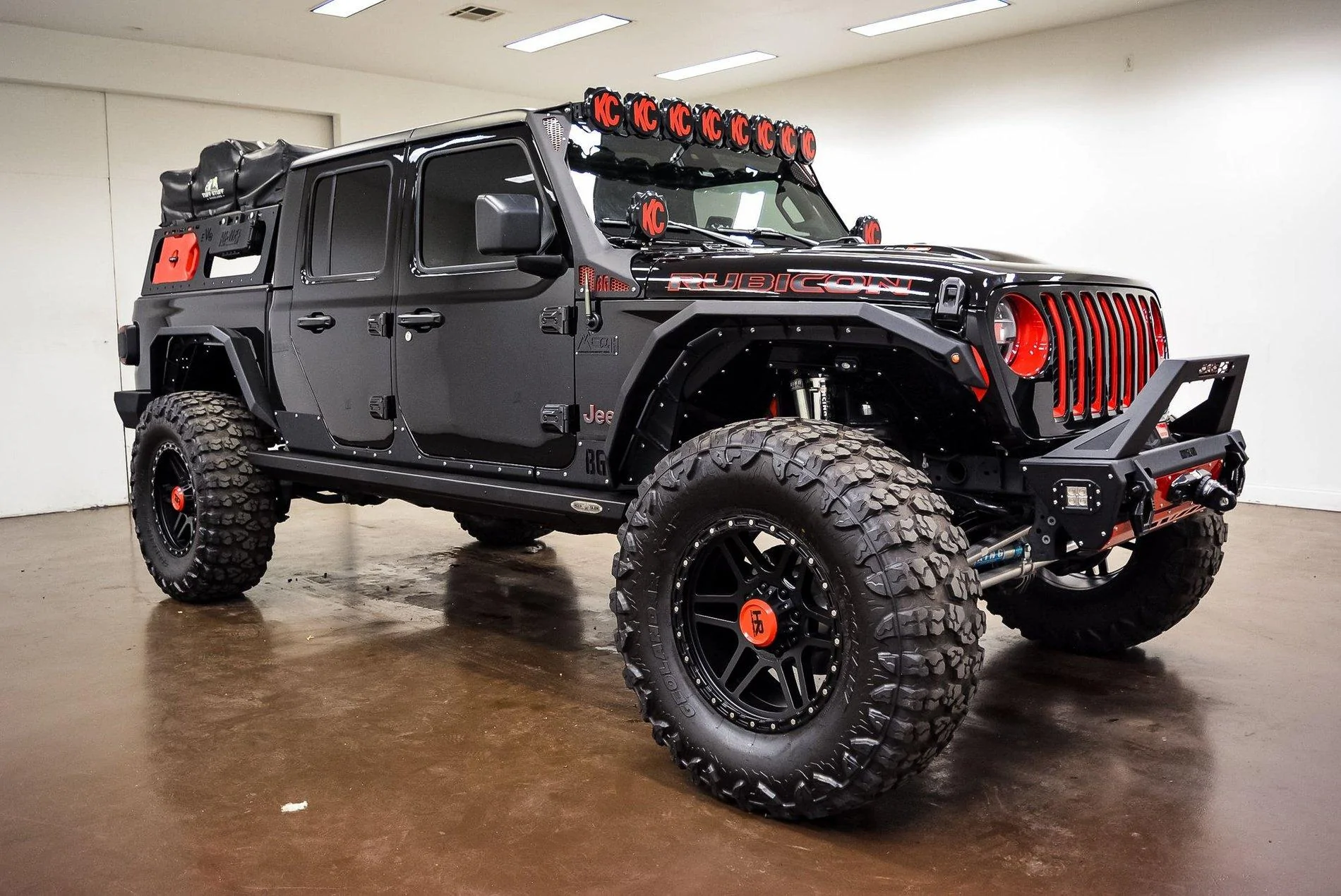 Jeep Gladiator Lets see all those Gladiators with lifts and bigger tires! 2020-jeep-gladiator-rubicon-jt