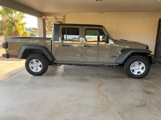 Jeep Gladiator Rubicon to Sport S suspension swap glad stock