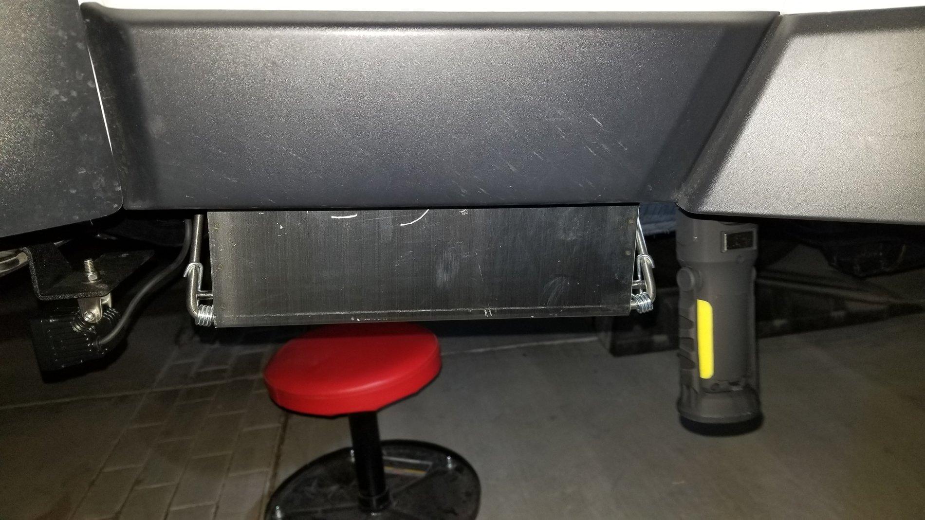 Jeep Gladiator No bed power? No problem! $9.99 do it yourself. 20191017_190125