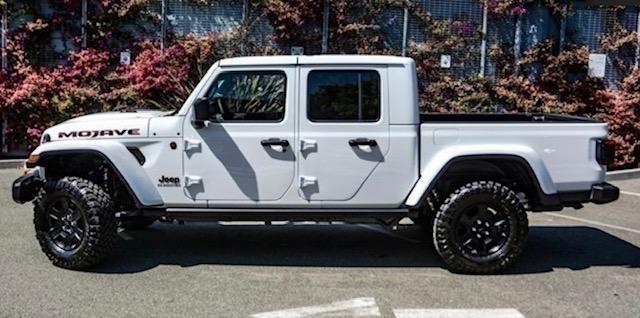Jeep Gladiator BRIGHT WHITE Gladiator JT Club IMG_3326