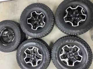 Jeep Gladiator Gladiator Rubicon wheels and tires 74691A1D-3AB0-449B-8229-B9ED4229208D