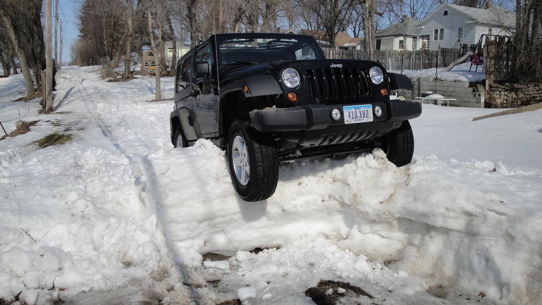Jeep Gladiator Admit it. Now that you own a JT, JKU's aren't necessary! jV2618184.JPG