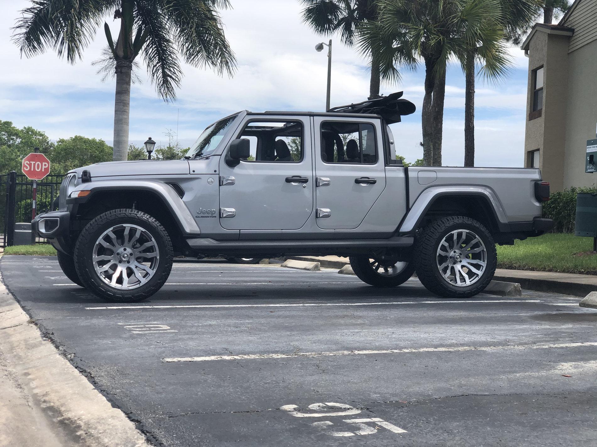 Jeep Gladiator BILLET SILVER Gladiator JT Club Jeep Profile