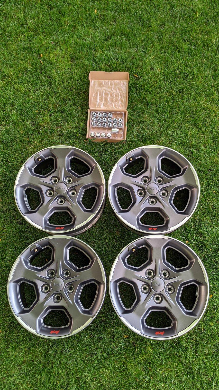 Jeep Gladiator Rubicon OEM 17x7.5" wheels only (4) w/ locking lugs - $550 PXL_20200930_232906124