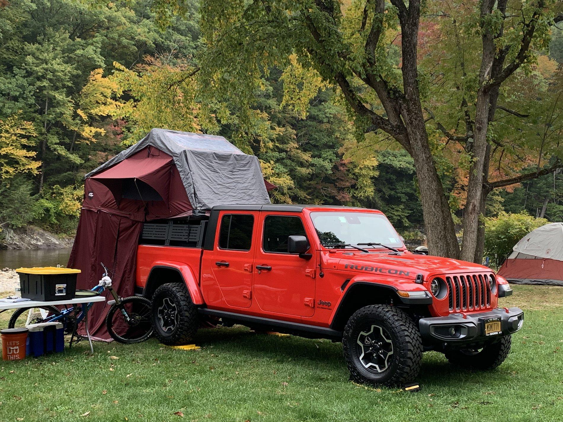 Jeep Gladiator Bed Rack and Roof Top Tents 34DA252F-18DF-4218-8CBA-7F205E1597EF