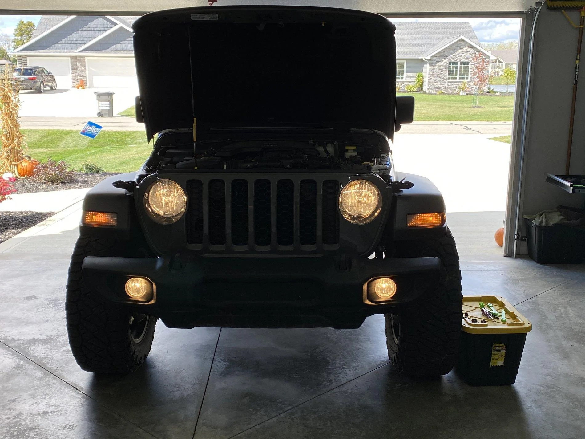 Jeep Gladiator Gladiator without LED lights 907D52E0-B480-448D-9FBA-2CC56EF78933