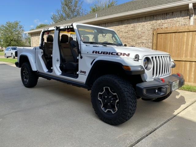 Jeep Gladiator Looking for a sunshade top B2525B14-BDE5-4CA9-A689-FB45293DD4EA