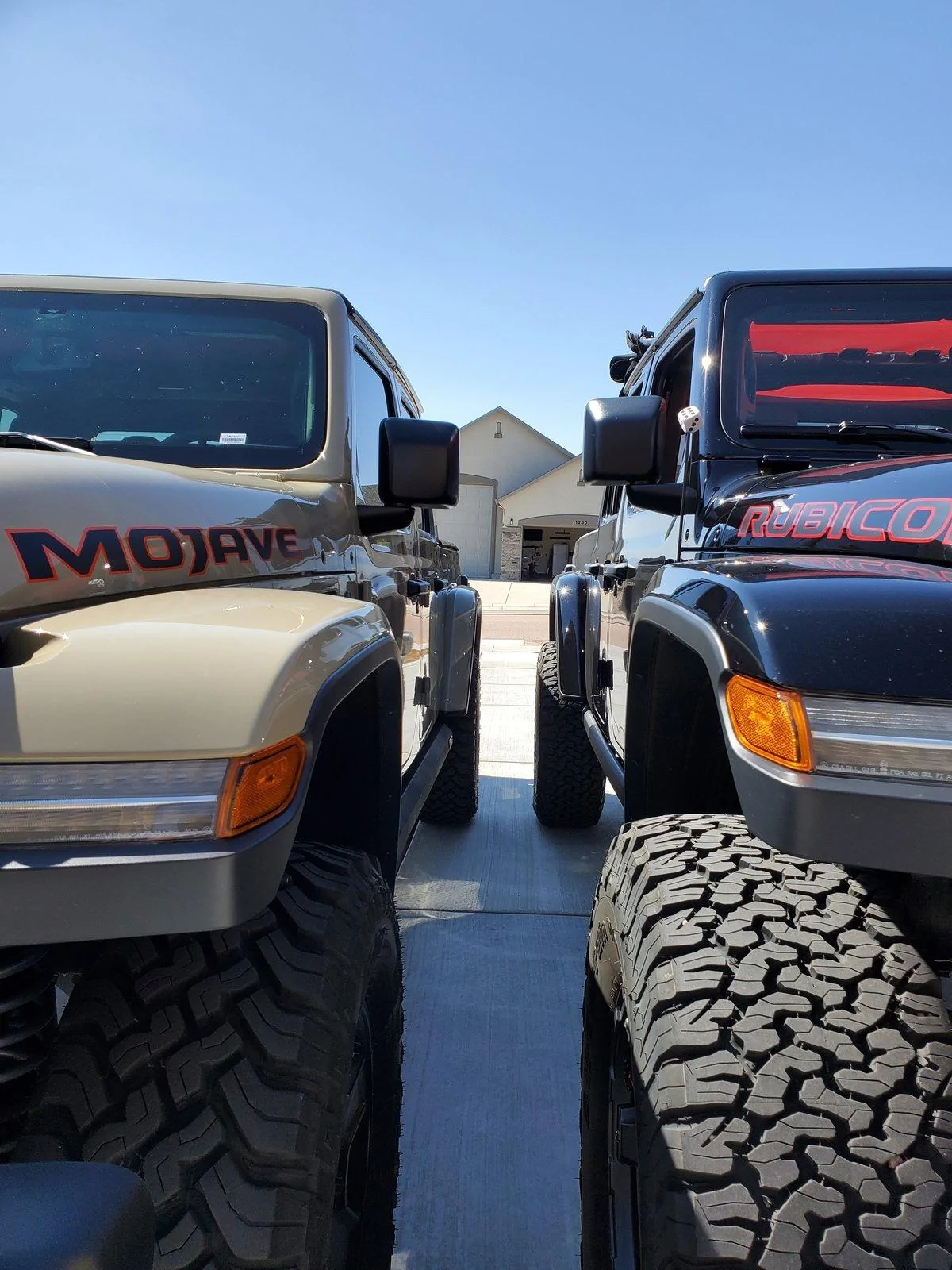Jeep Gladiator Rubicon vs Mojave Photos Height Pics 1a