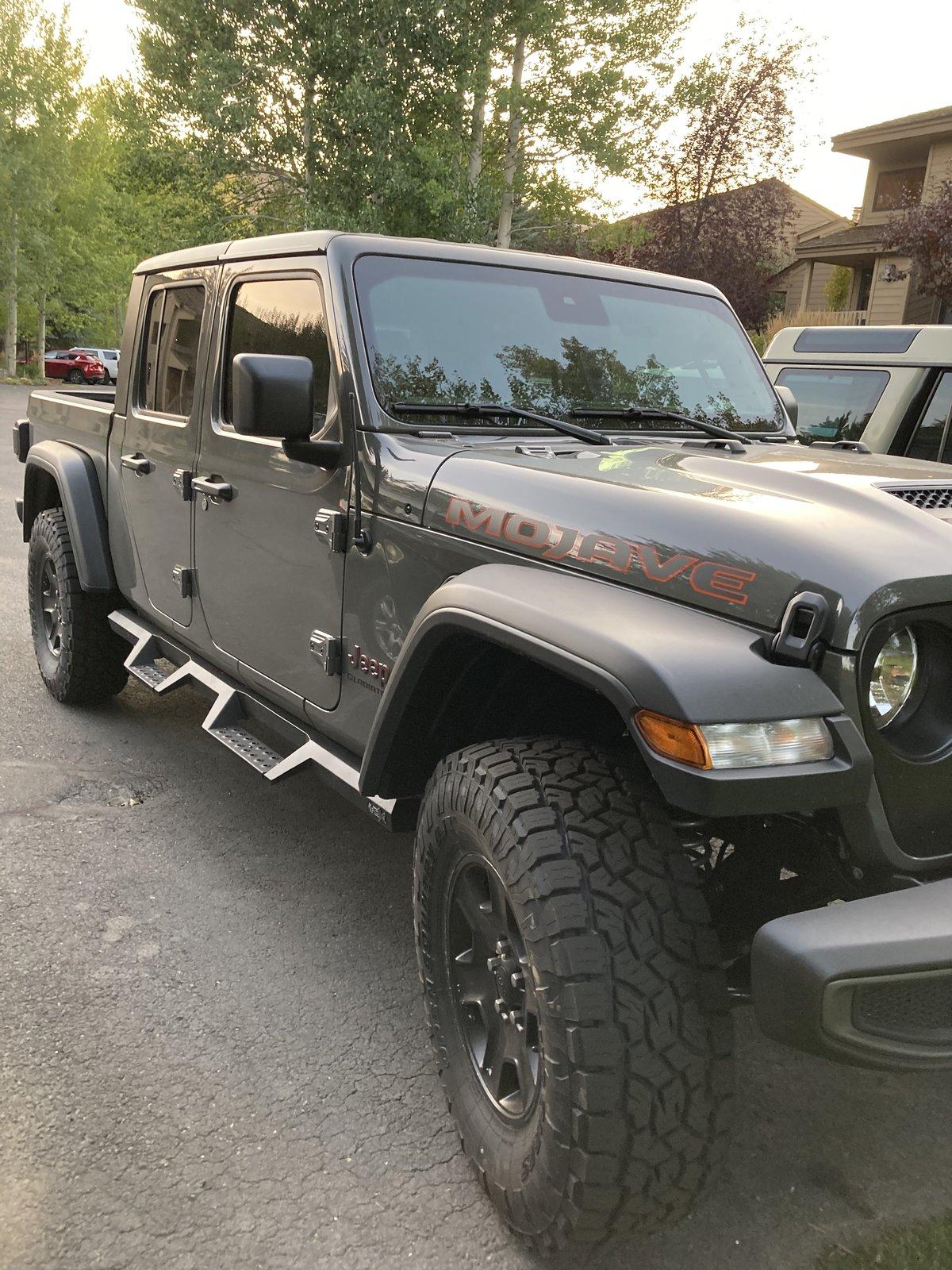 Jeep Gladiator New Mojave 67513A0E-0D9C-4818-A828-75B9B69EEC9E