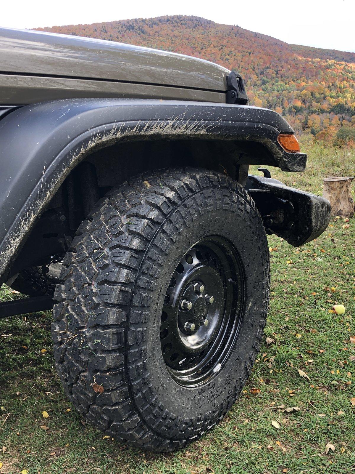Jeep Gladiator 35" Kendas with no lift. IMG_9487.JPG