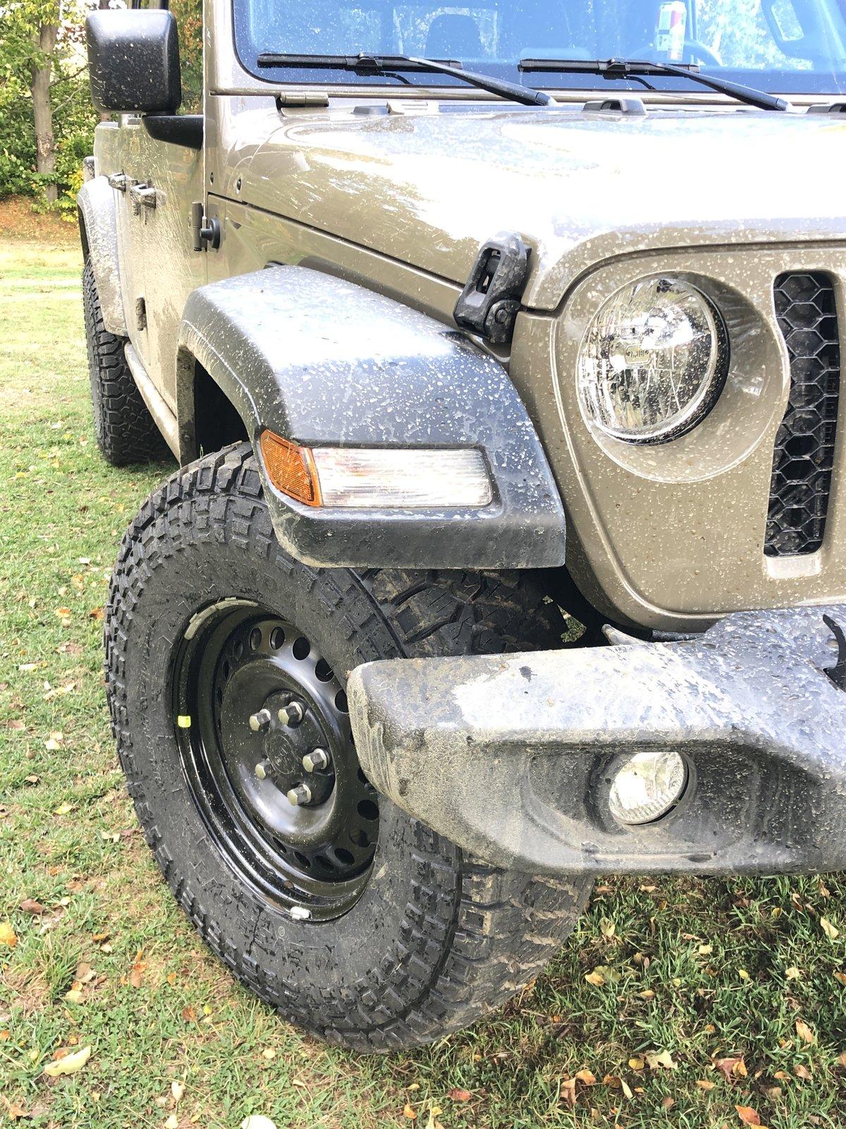 Jeep Gladiator 35" Kendas with no lift. IMG_9488.JPG