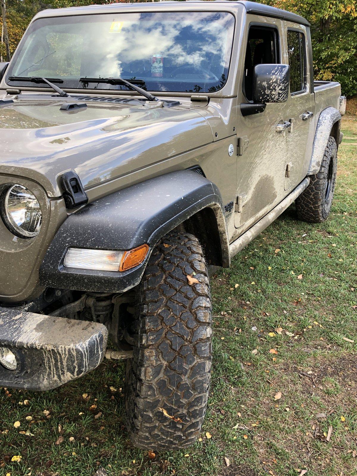 Jeep Gladiator 35" Kendas with no lift. IMG_9489.JPG
