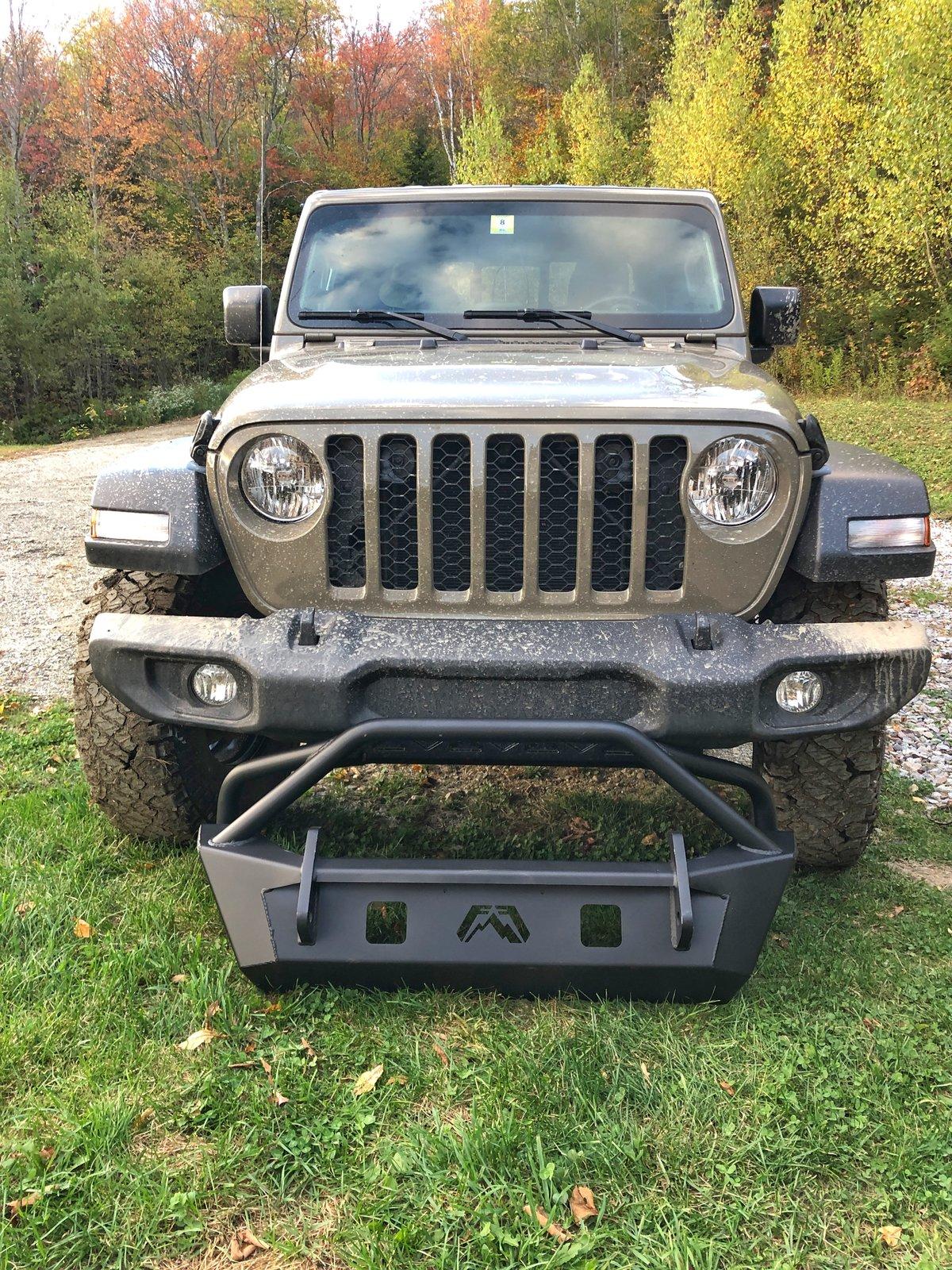 Jeep Gladiator 35" Kendas with no lift. IMG_9502
