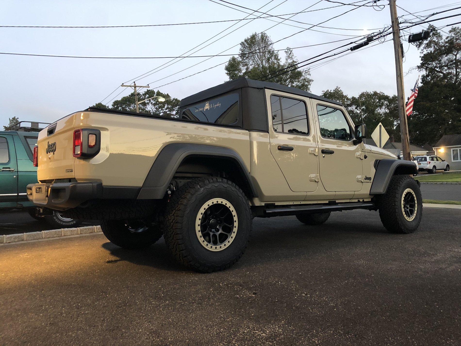 Jeep Gladiator GOBI Gladiator JT Club 0EEE62FE-9B35-42ED-A370-936DD42A5963