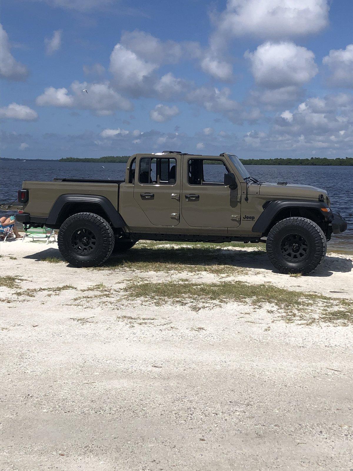 Jeep Gladiator GATOR Gladiator JT Club 5CFBD304-2674-4683-96C0-55BF136E6C14
