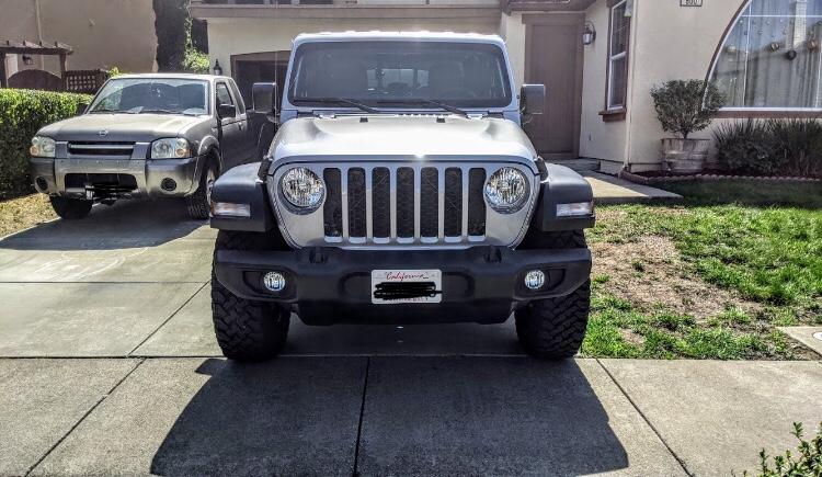 Jeep Gladiator bigger tires on unlifted Sport S 2B23FAFA-69B5-44DC-98F7-BD8B1F7C68F2