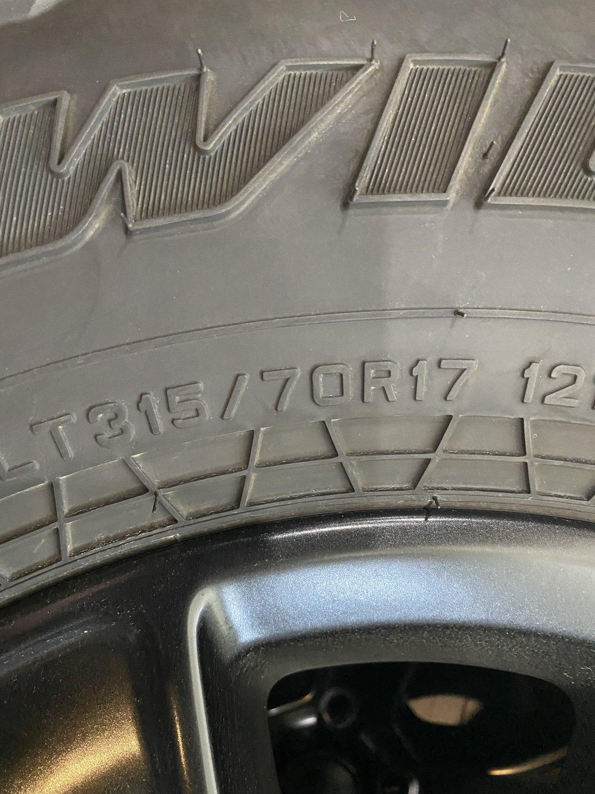 Jeep Gladiator Mopar 17” Wheels with Falken Wildpeak AT tires FB6CC443-A186-4F4E-84C4-911692E838BE
