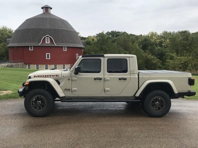 Jeep Gladiator Gladiator Glamour Shots A5FA30D9-8CBE-447A-906A-BC74C9EDD04E