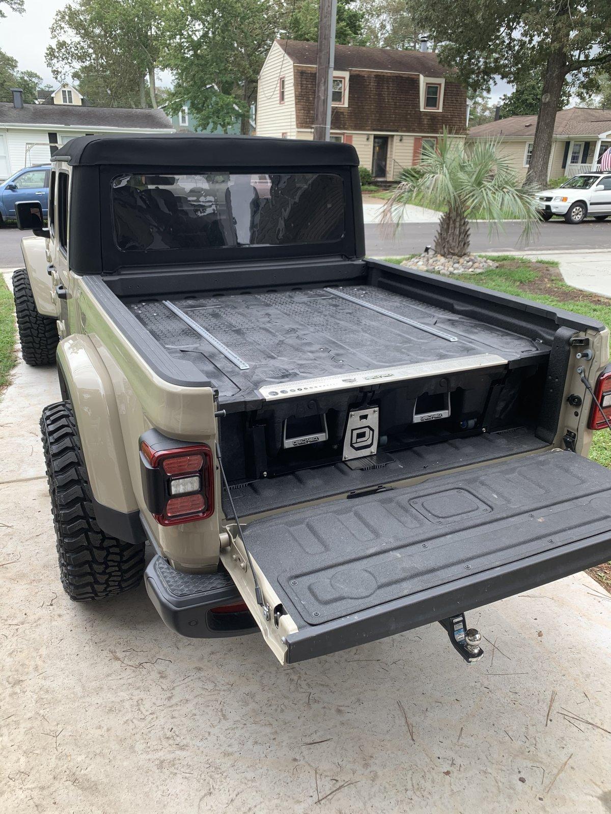 Jeep Gladiator Virginia Beach. DECKED unit, month old, have recipes, extras E91FCDA0-9110-4C7D-9648-D8948BAB52CC