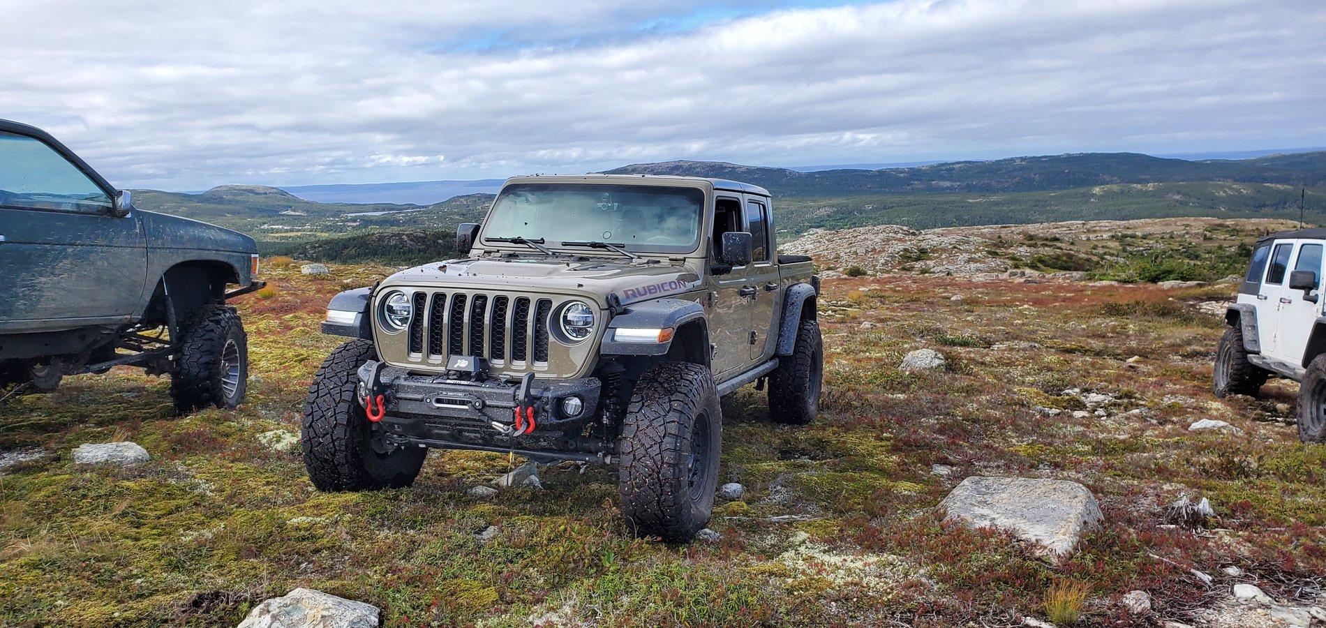 Jeep Gladiator Newfoundland Gator Testing out Lift and 37s 20201004_130038