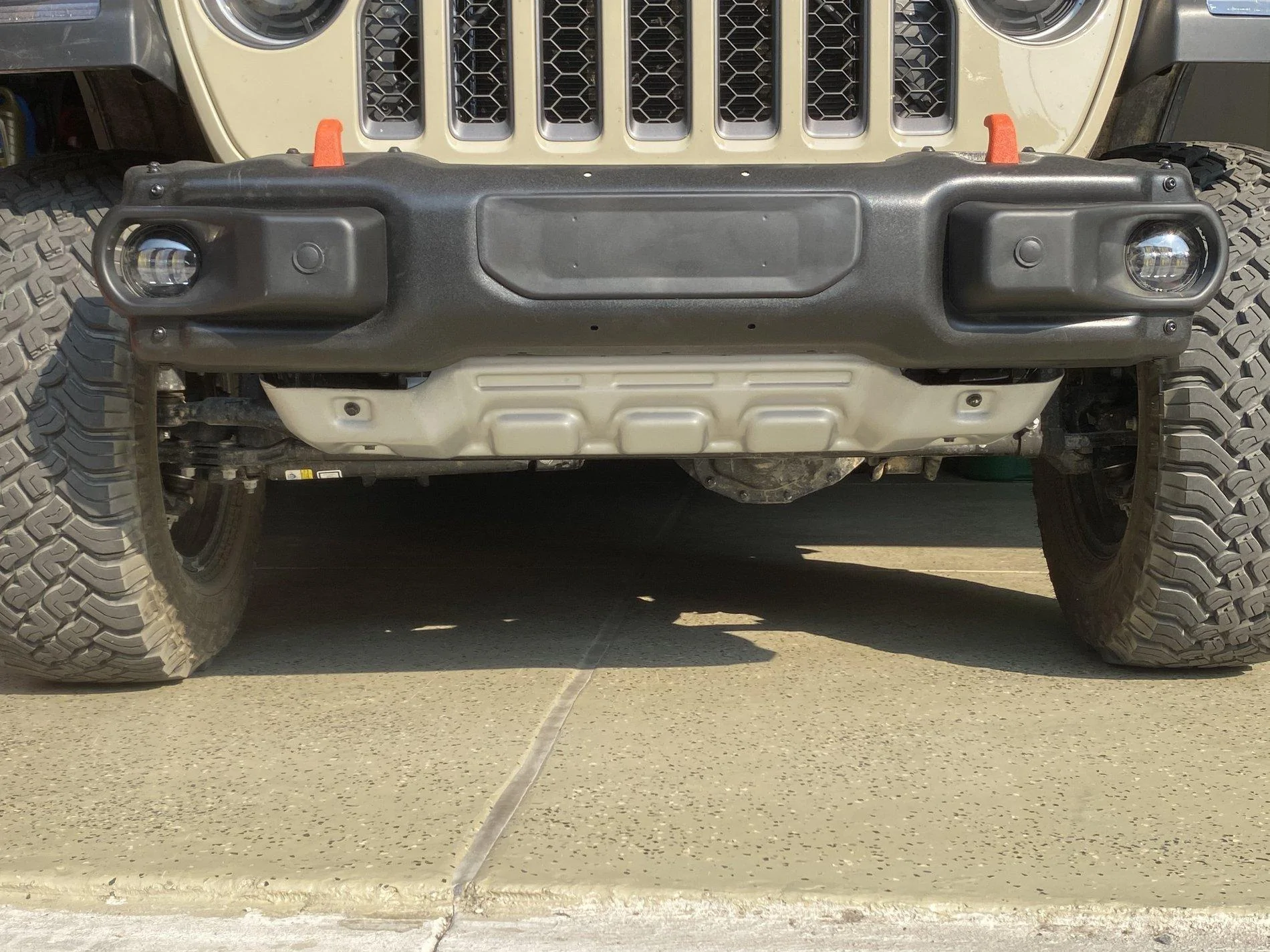 Jeep Gladiator Swapping the Mojave plastic bumper with the Mopar steel bumper IMG_2572