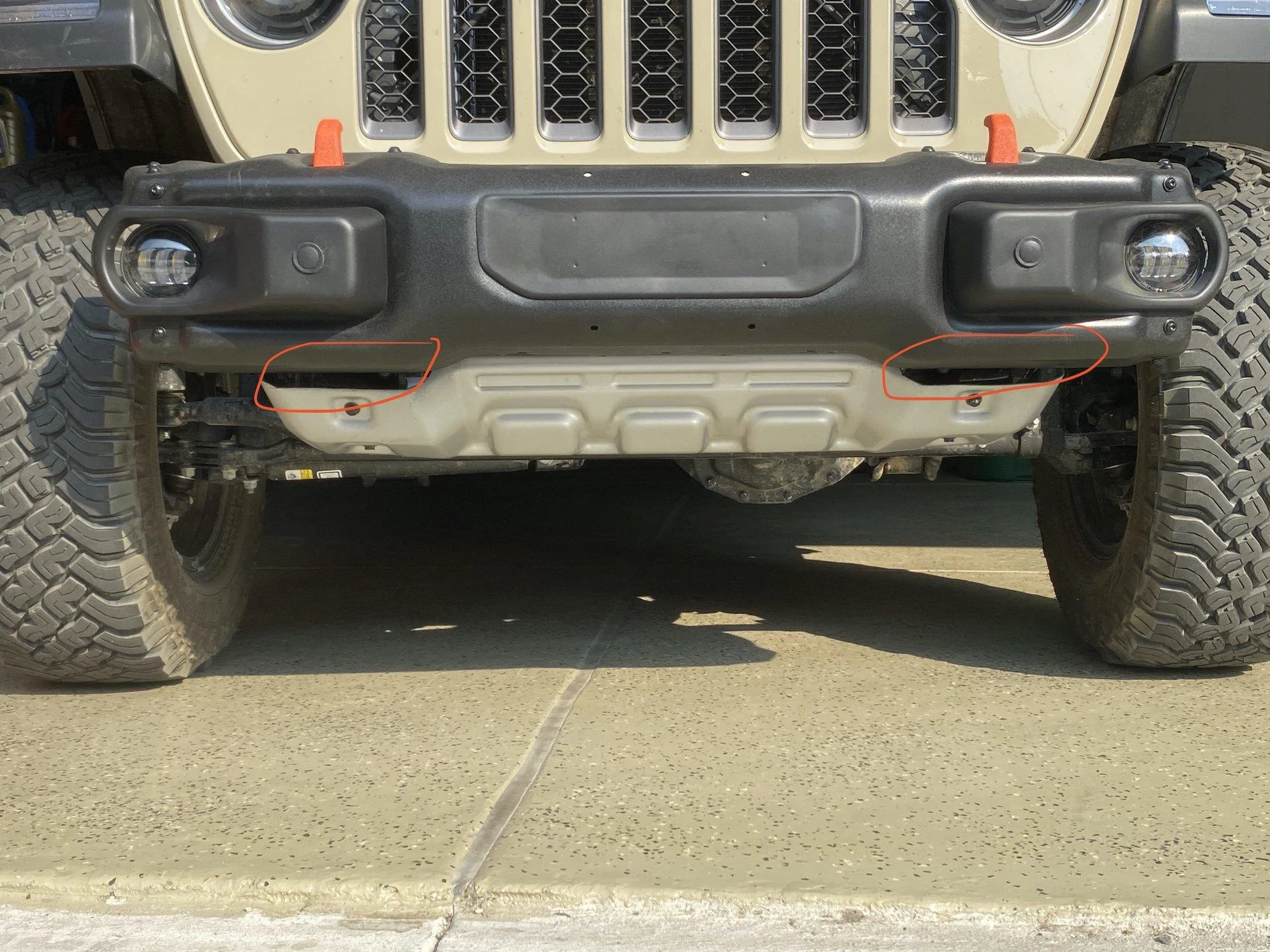 Jeep Gladiator Swapping the Mojave plastic bumper with the Mopar steel bumper IMG_2572