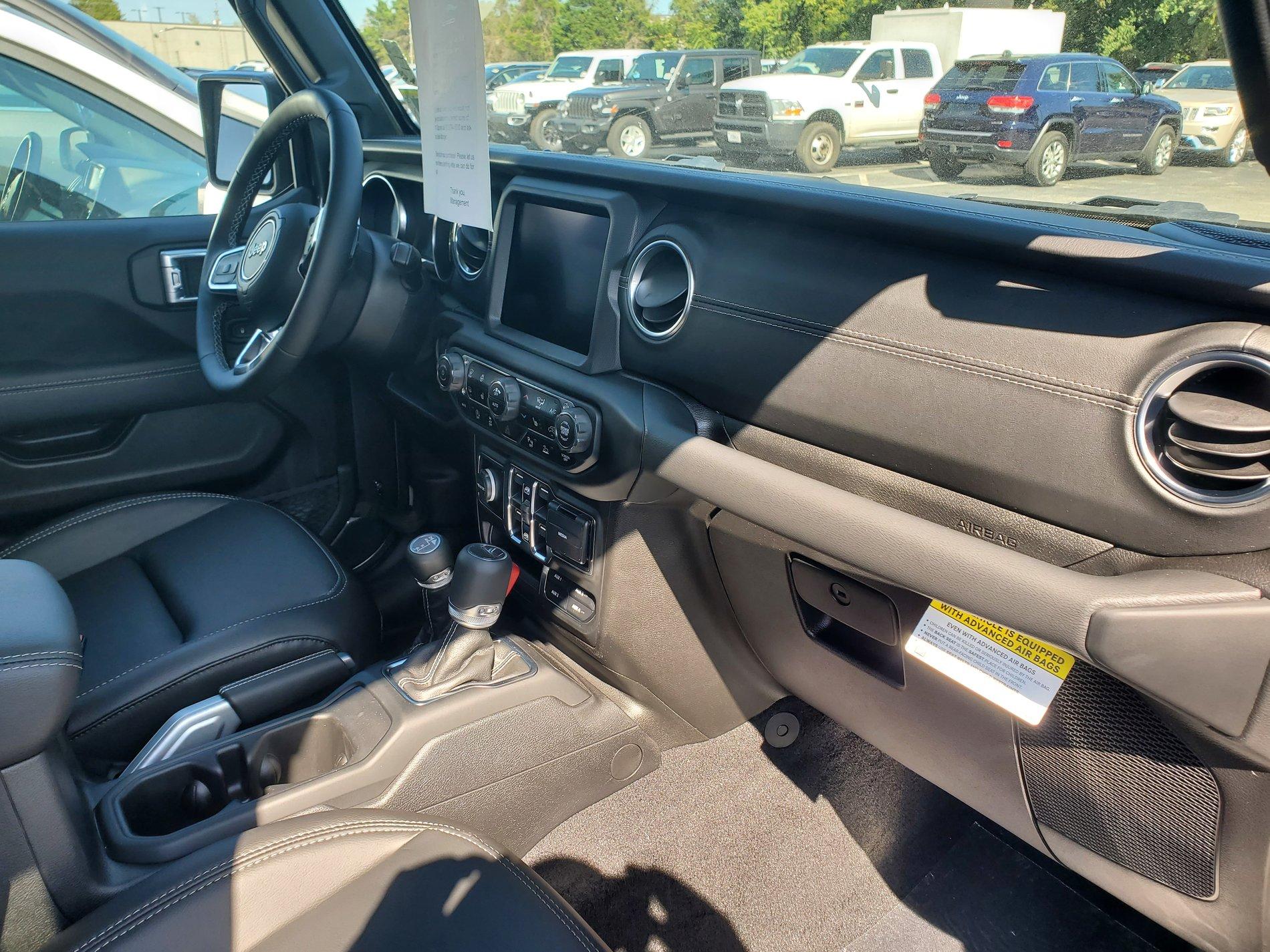 Jeep Gladiator '21 Overland EcoDiesel - Missing Rear Diff lock switch Jeep_Interior