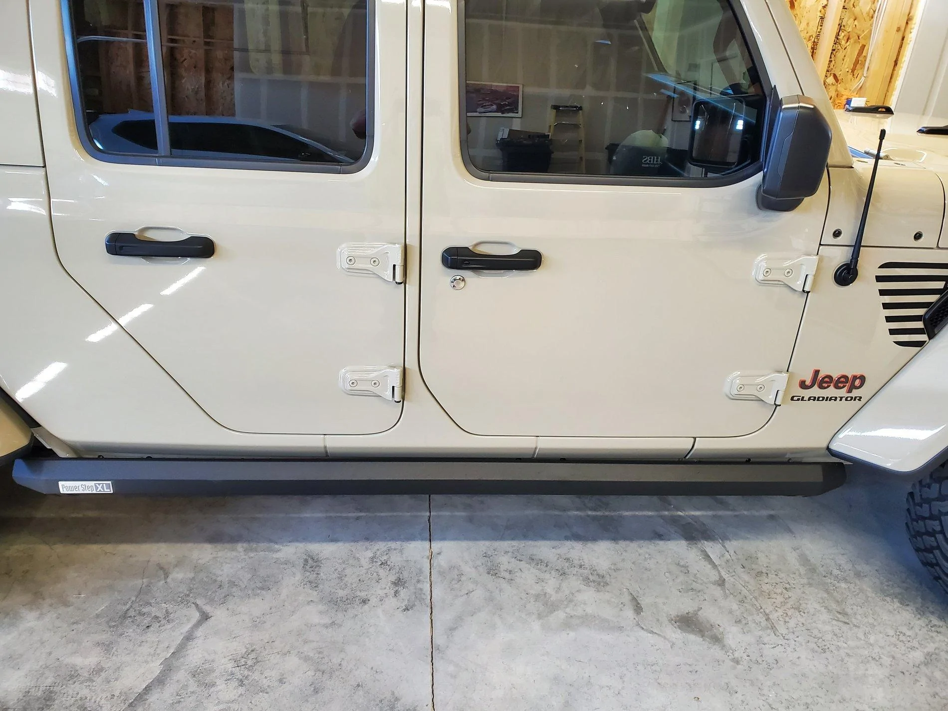 Jeep Gladiator Wife needs steps on Rubi Step Pic 6
