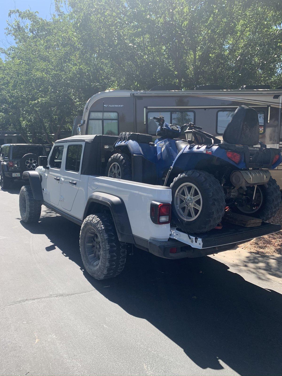 Jeep Gladiator Post your payload pics! 96837DBF-56FB-4225-9C80-62D99804ED44