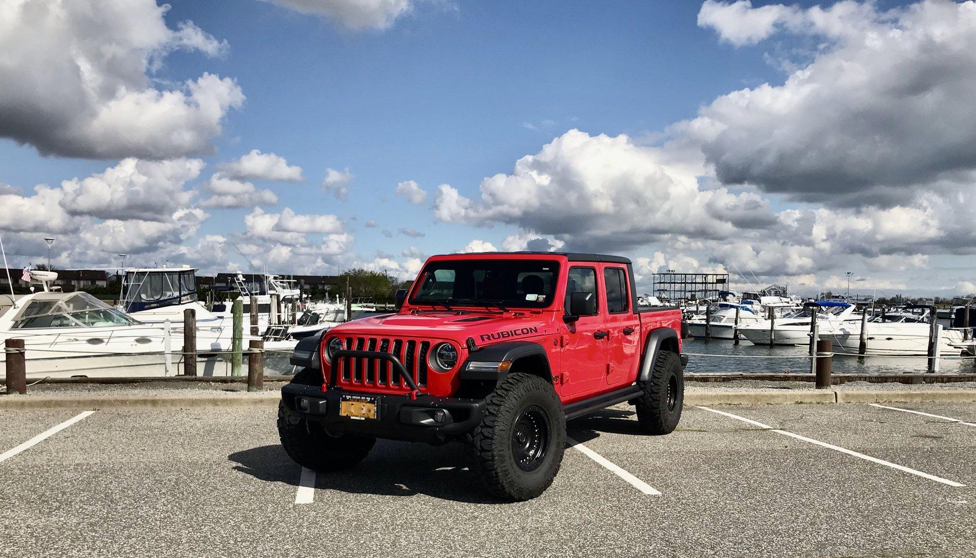 Jeep Gladiator SHOW ME YOUR WHEELS! 0AA4CD67-1510-4DE1-BB5B-DCA9F9A23E6D_1_201_a