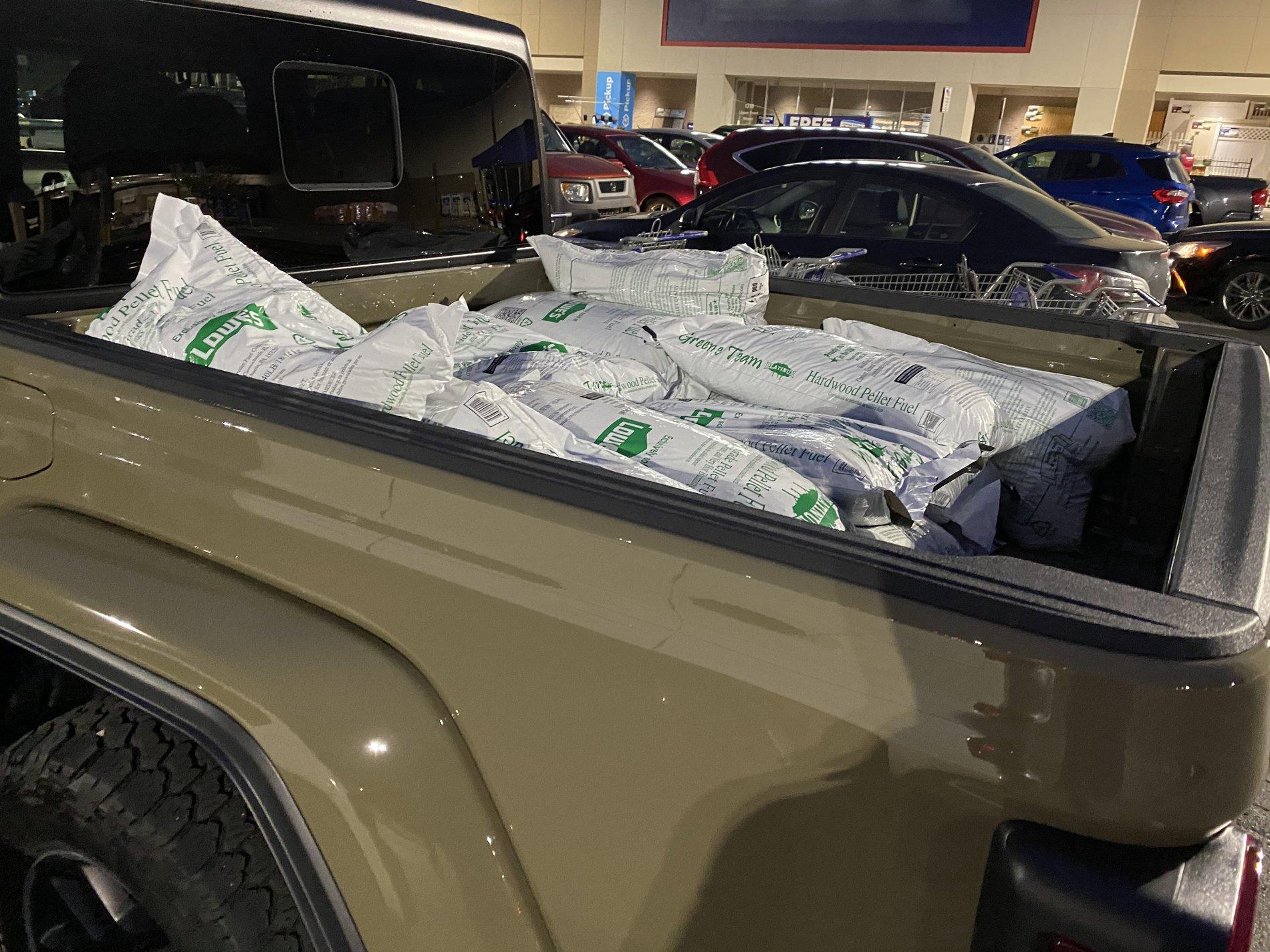 Jeep Gladiator Post your payload pics! 4778CD06-470F-486B-B50E-7CD26E85166C