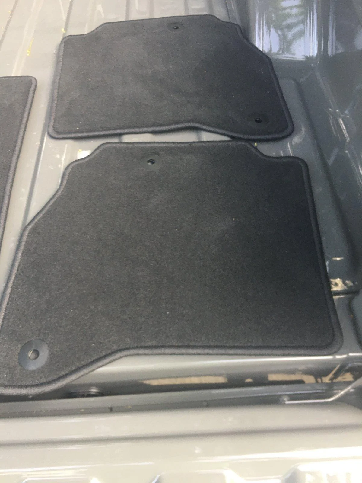 Jeep Gladiator Carpet Floor Mats OEM B3E5612B-DF5F-455A-9DB7-CB509C172287
