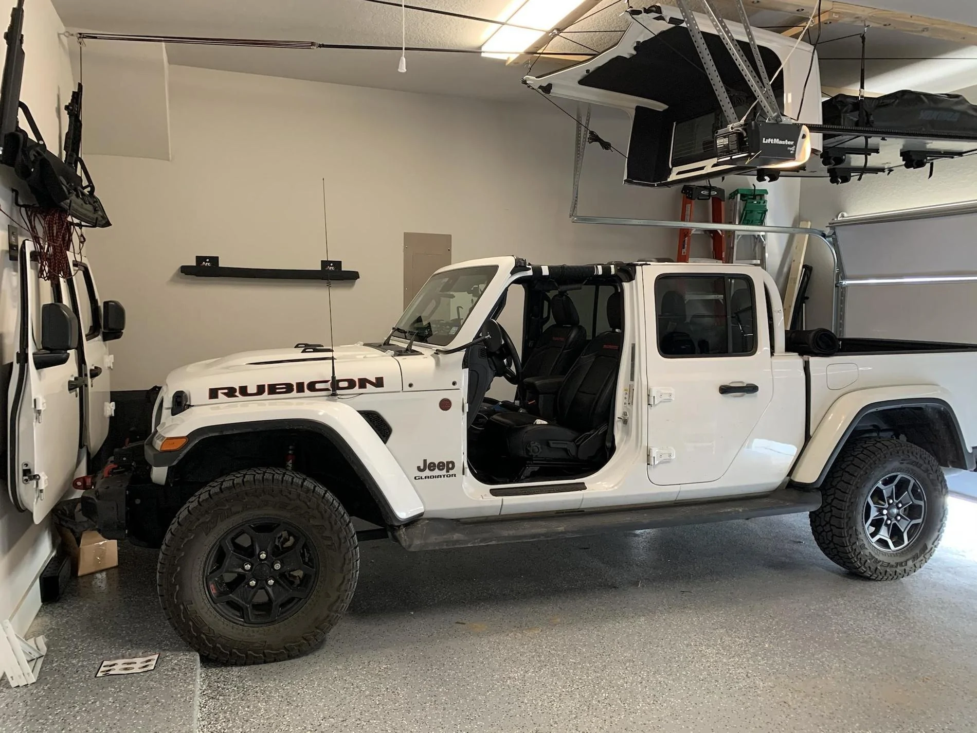 Jeep Gladiator Garages! CG76MU
