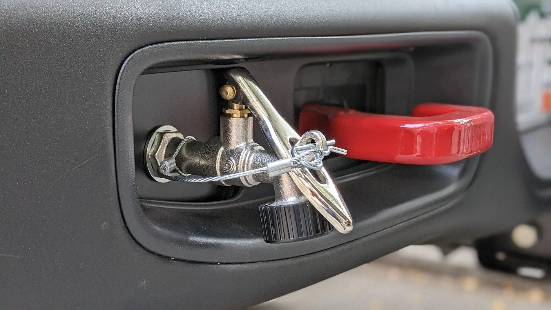 Jeep Gladiator Water Tank - 19.9 gal on-board / removable custom solution PXL_20201002_162604474.PORTRAIT-01.COVER