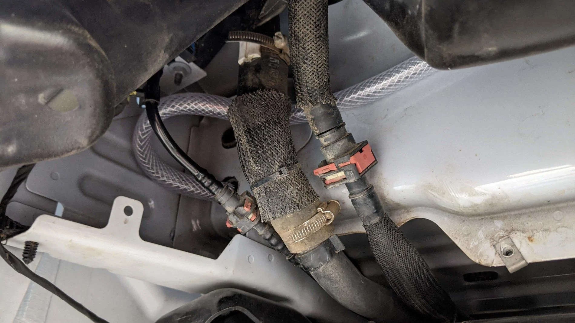 Jeep Gladiator Water Tank - 19.9 gal on-board / removable custom solution PXL_20201006_161420880