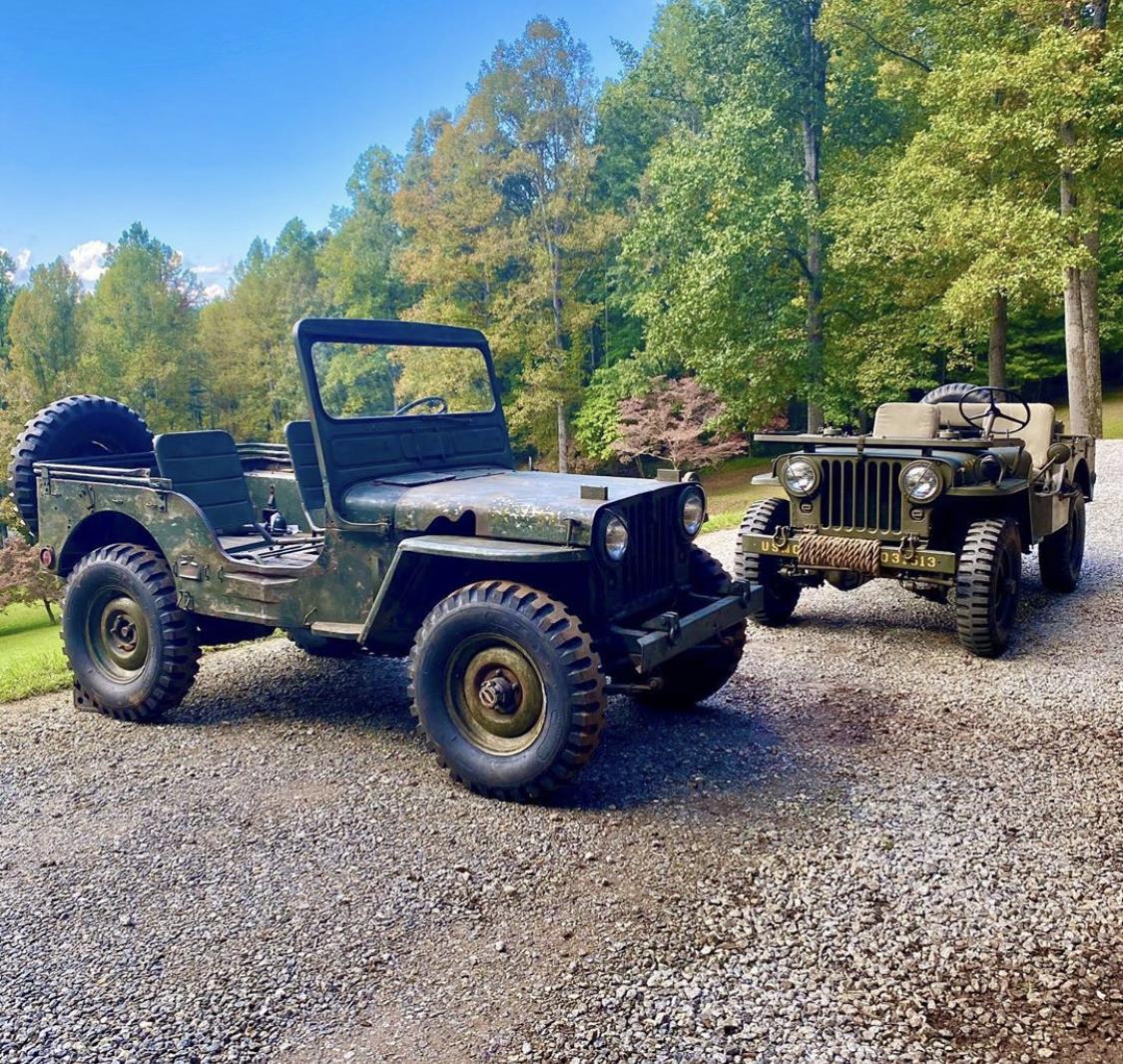 Jeep Gladiator Jeeps Parking Next To Jeeps FA58D6D3-BD6D-4D7C-B03E-9877BE723DE1