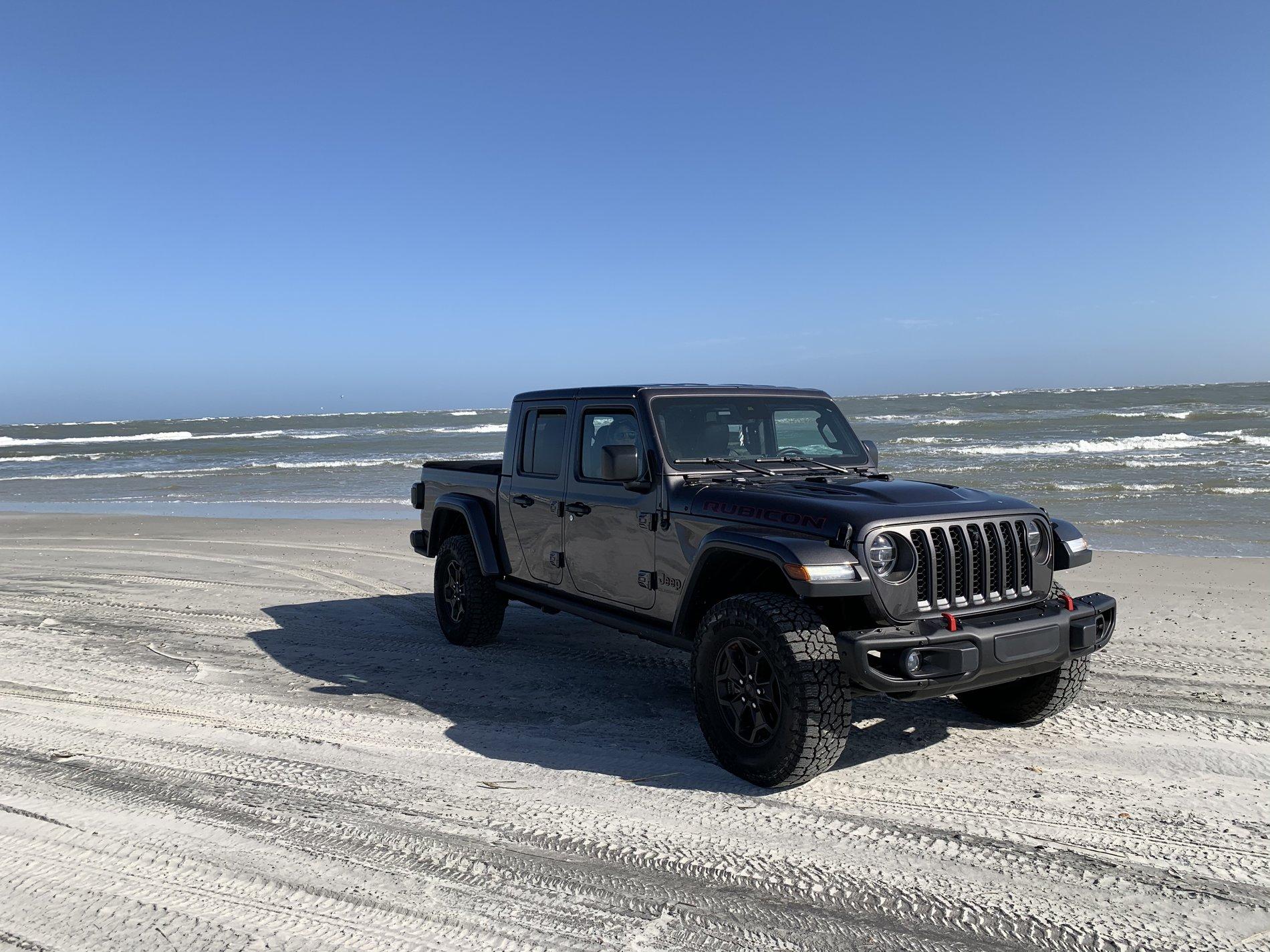 Jeep Gladiator Gladiator Glamour Shots D17C87D2-8BE8-4D1A-A07C-6A65293989CE
