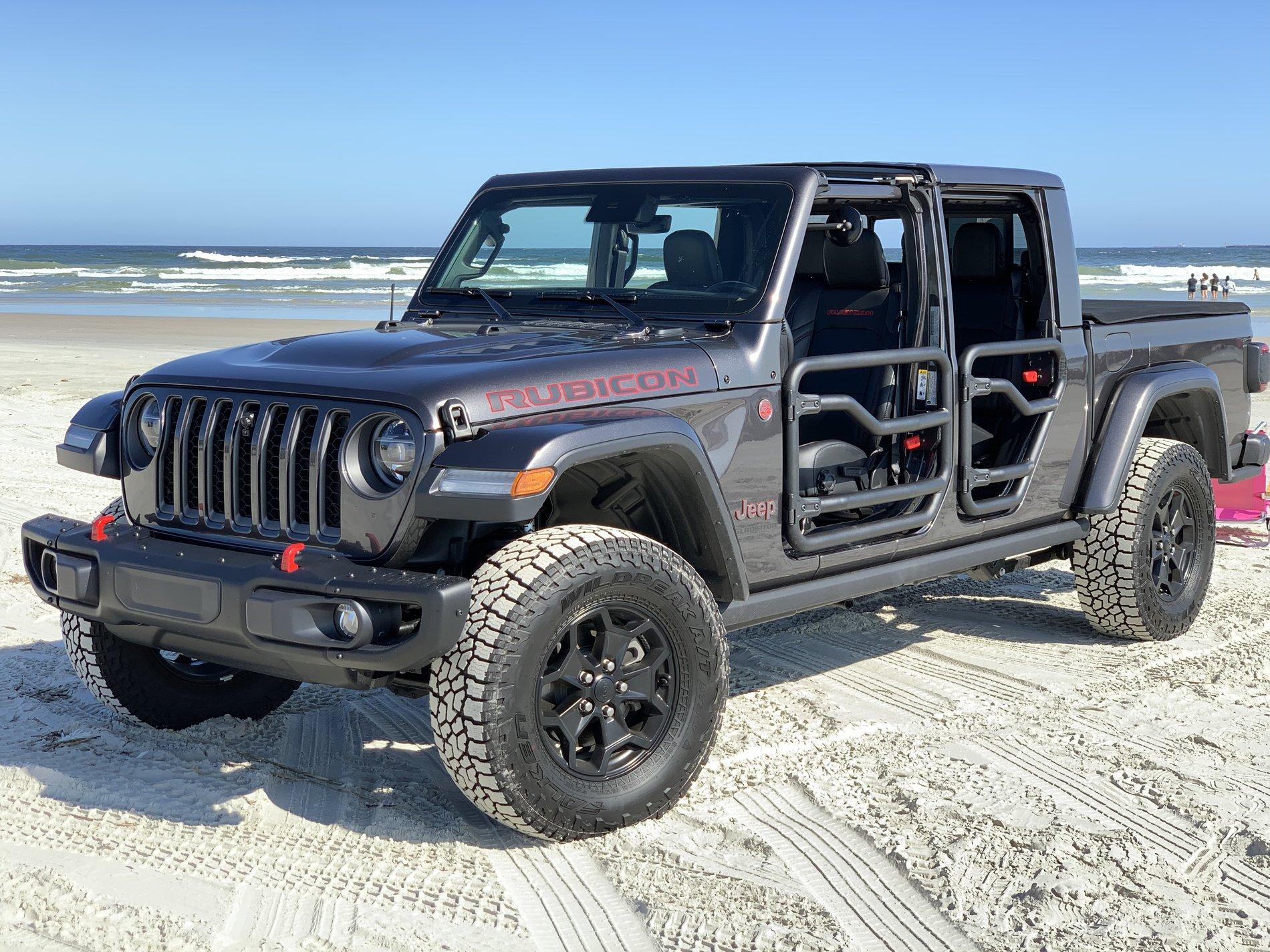 Jeep Gladiator Gladiator Glamour Shots 2D9B2C91-21AD-4049-B848-DFBB3F94912F