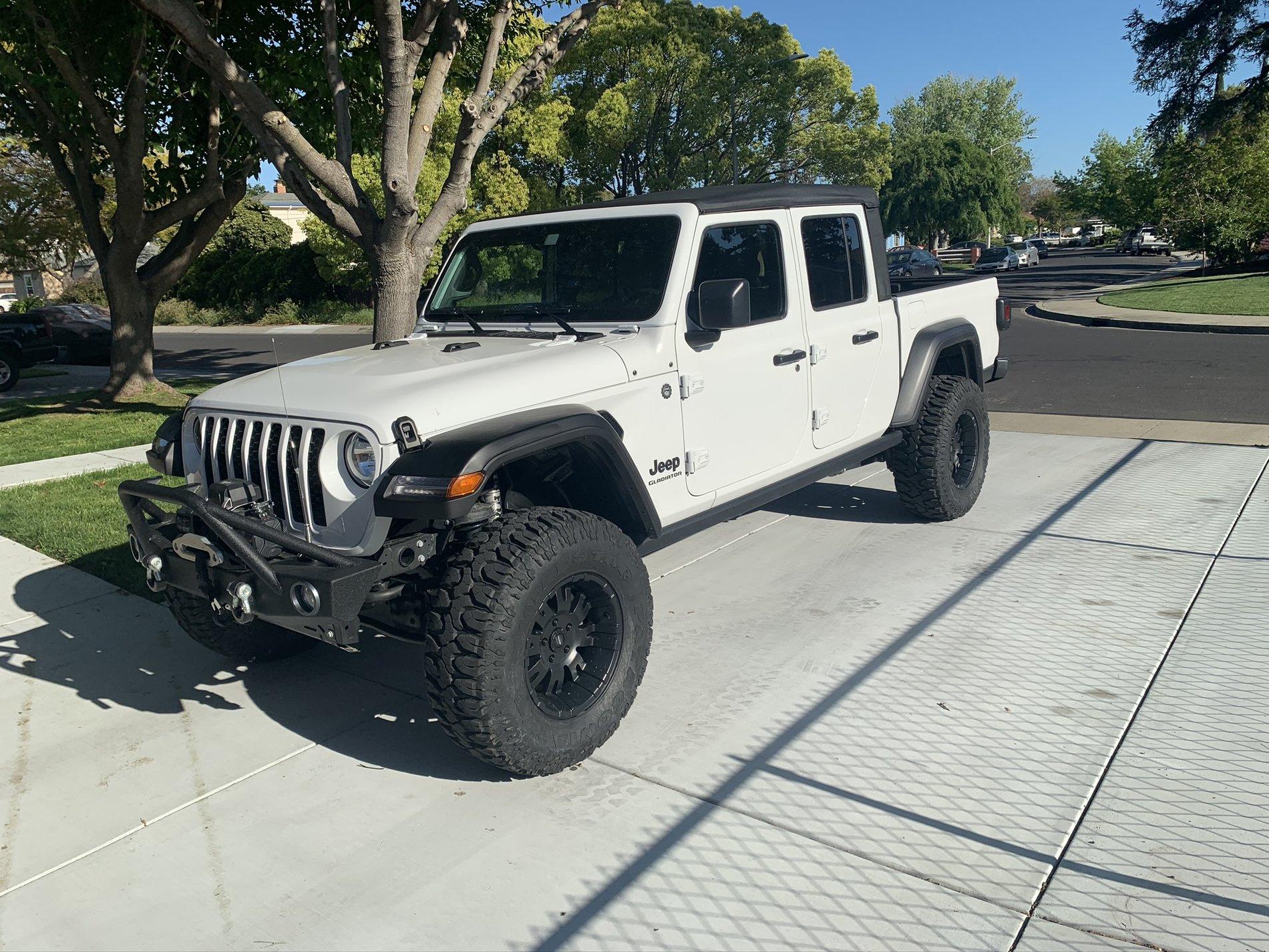 Jeep Gladiator Lets see those Sport S Gladiators with 35" tires and wheels !! 042FC44E-4F87-48DA-9053-4026528BB9FB