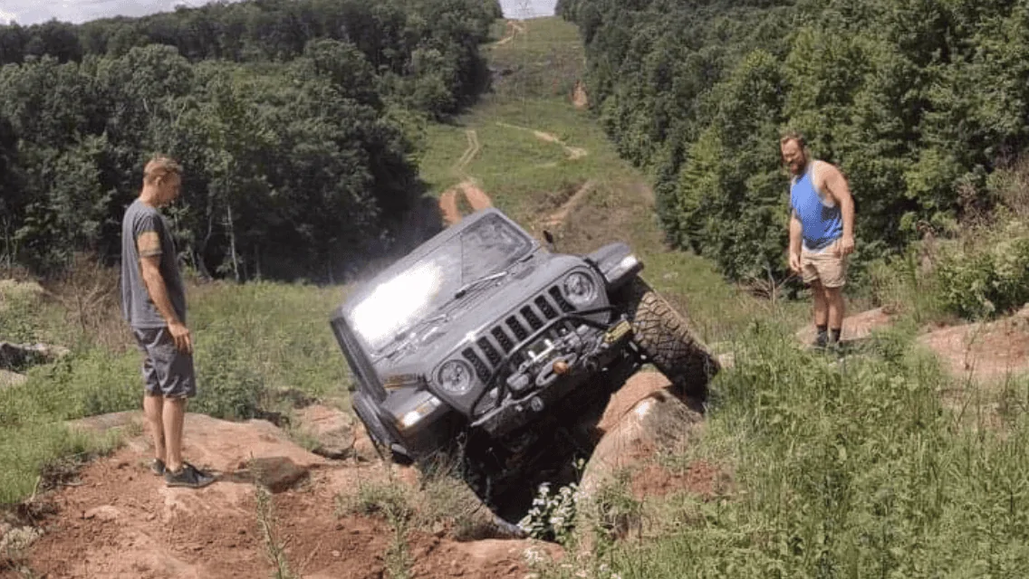 Jeep Gladiator Can I Go Off Road With Stock Axels And 37s? 0072B0AA-8E0C-4EE3-A681-96A337F30527