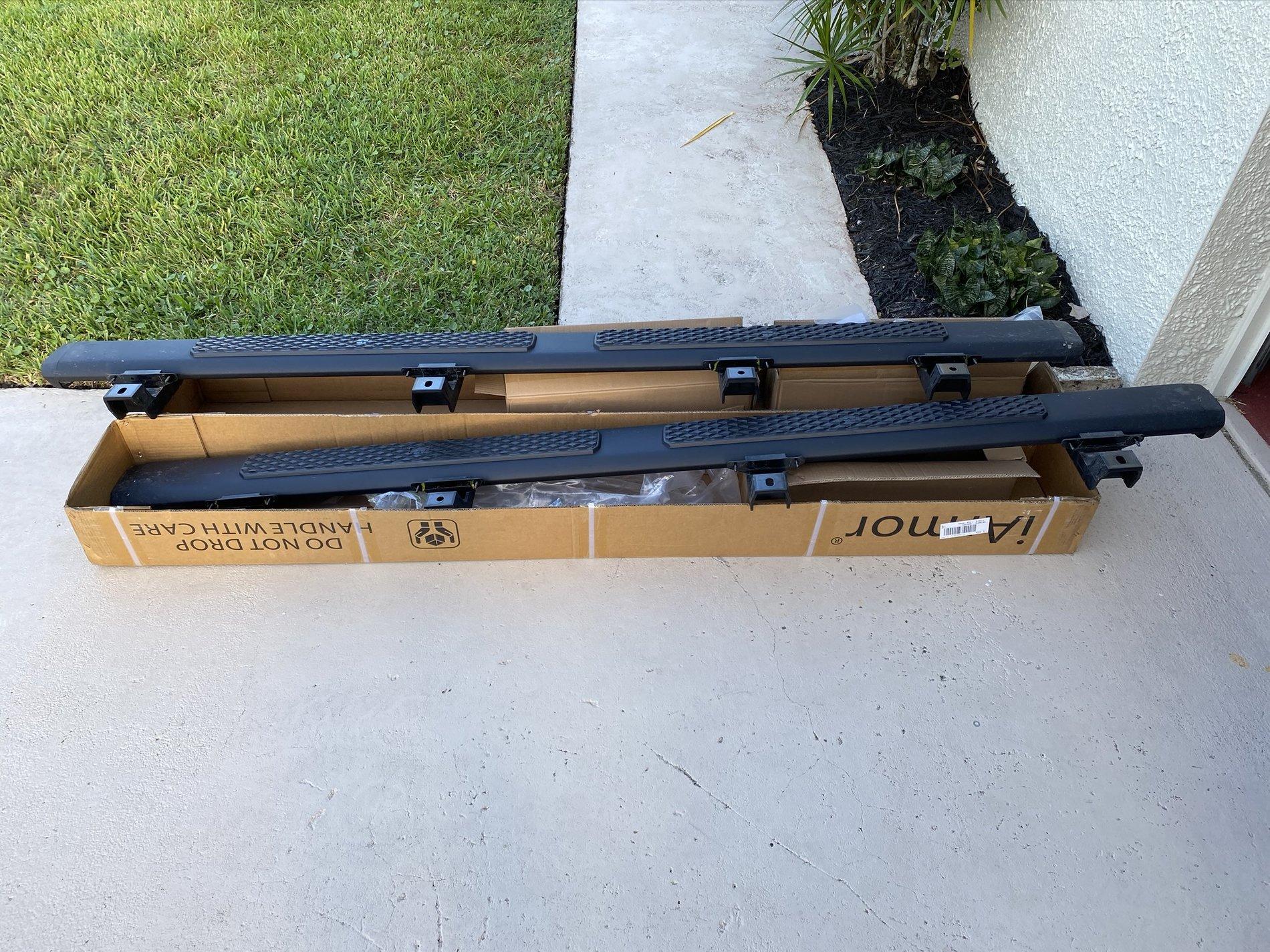 Jeep Gladiator Running Boards 2020 Overland 0940DAAD-F814-47C9-912C-C0CD5E4E12C1