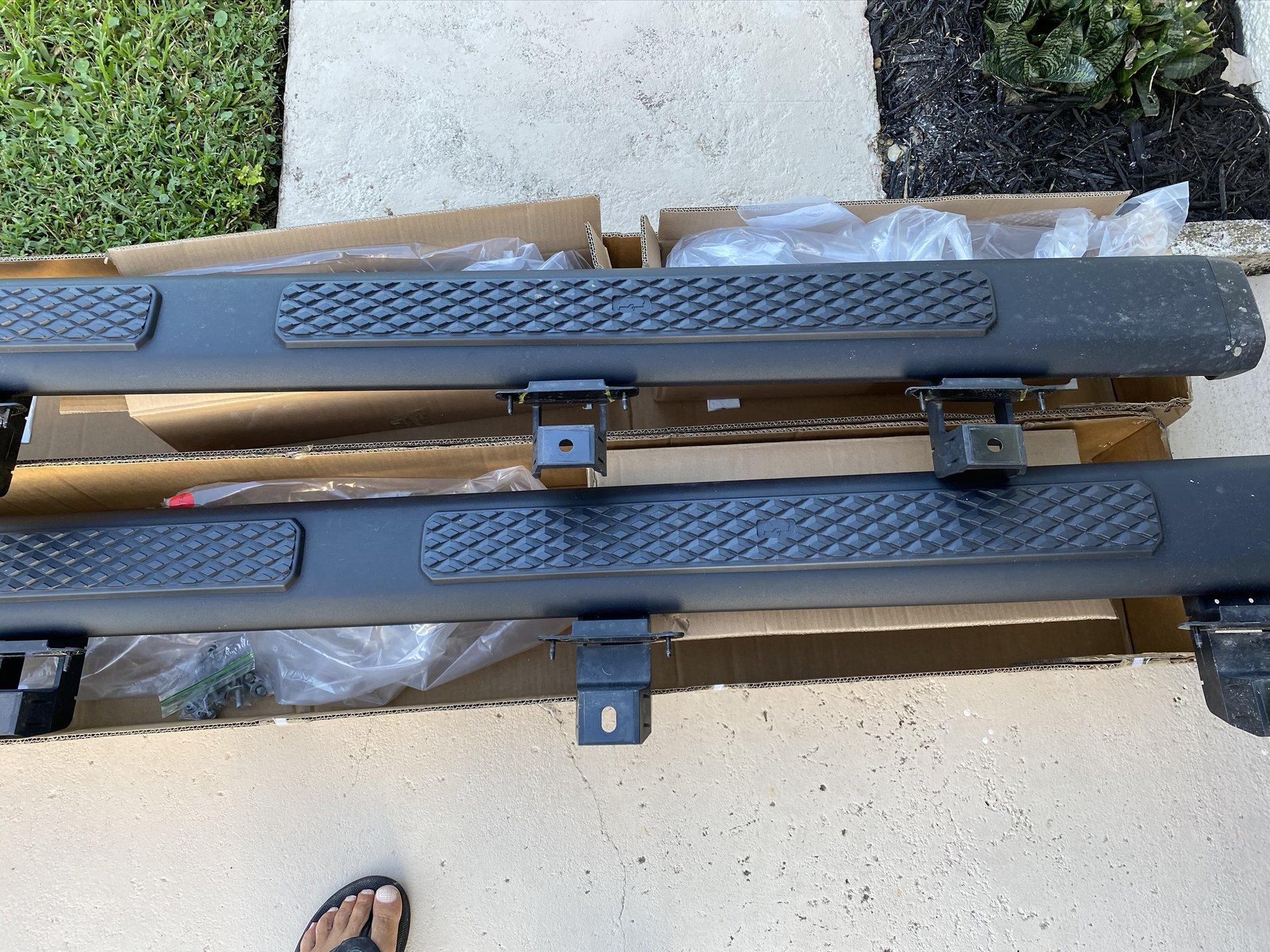 Jeep Gladiator Running Boards 2020 Overland E2E7F0A5-A732-4CF3-92FB-935D7451151E