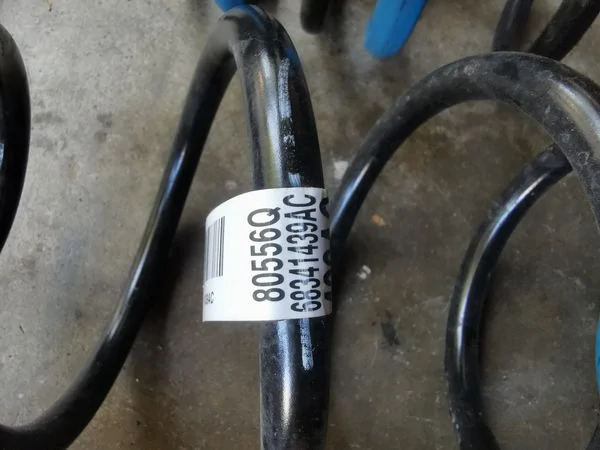Jeep Gladiator Jeep Gladiator Sport S suspension. 2000 miles used 100$ obo 44