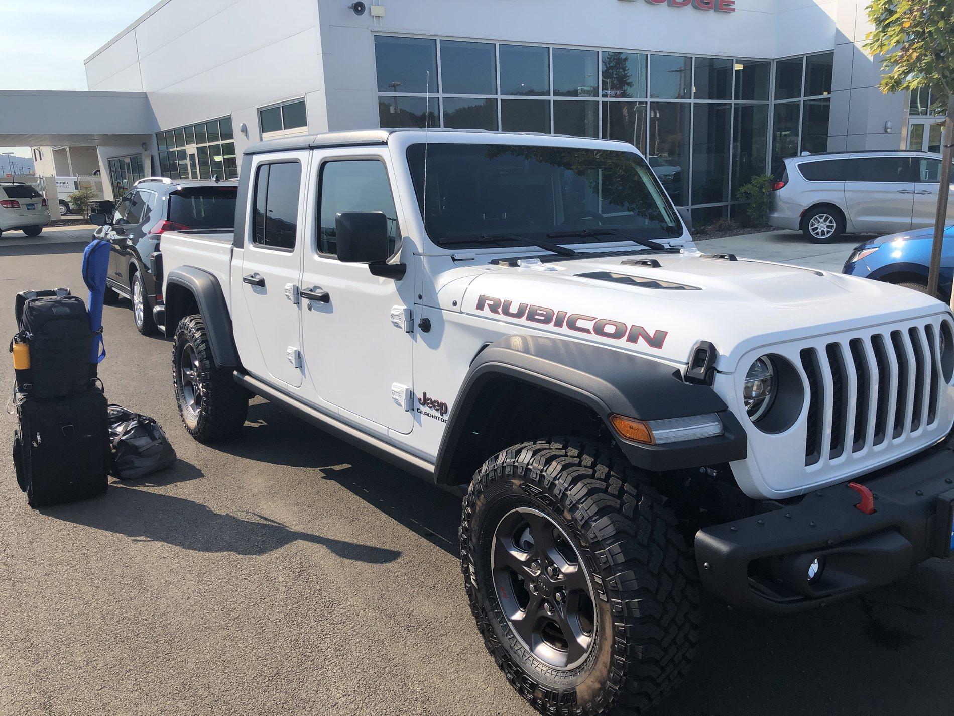 Jeep Gladiator Old truck totaled and gone, new truck in...What to do? IMG_3218.JPG