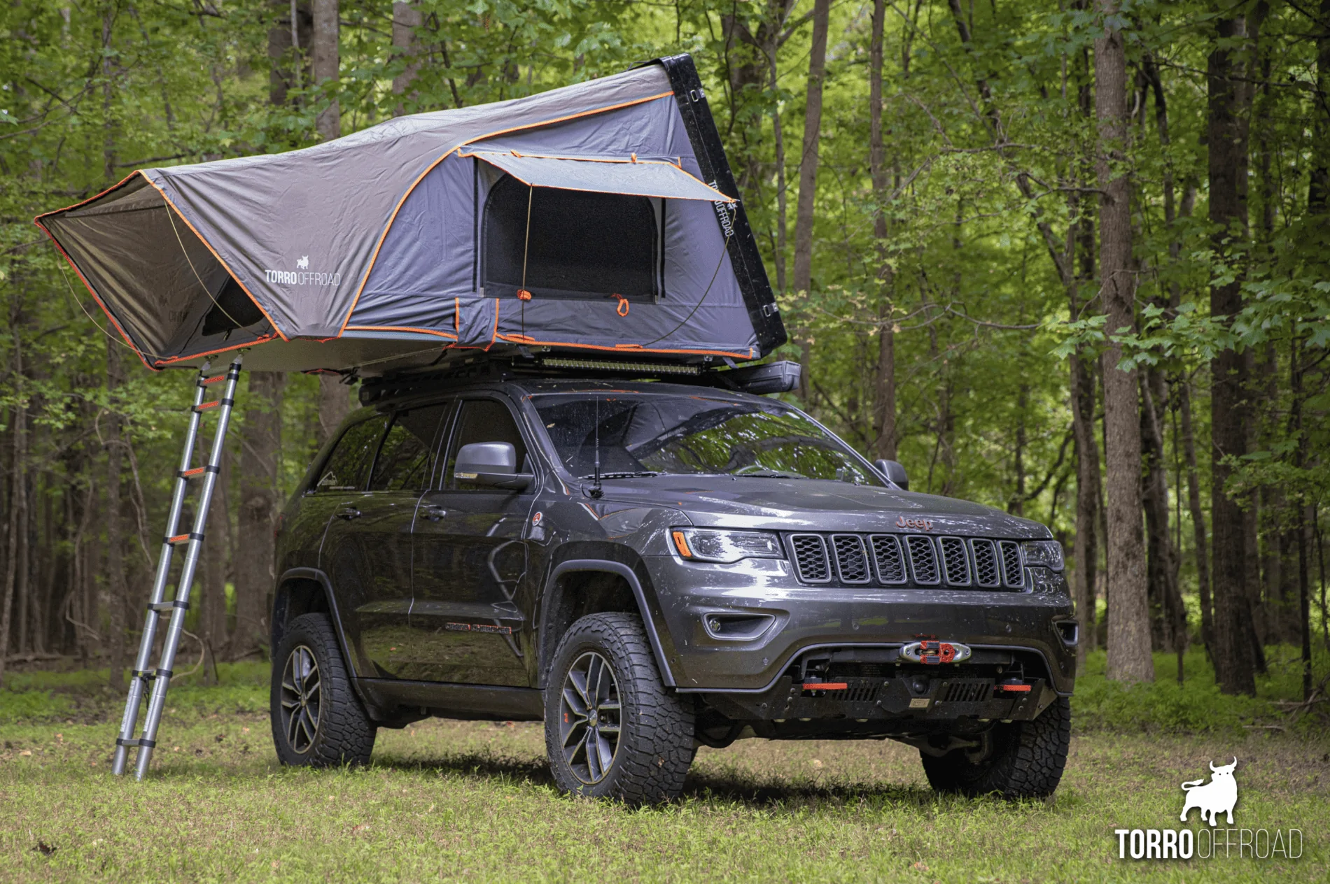 Jeep Gladiator The SkyLux and Bantam tents are hardshell, side opening RTTs. Torro SkyLux 2180WK2