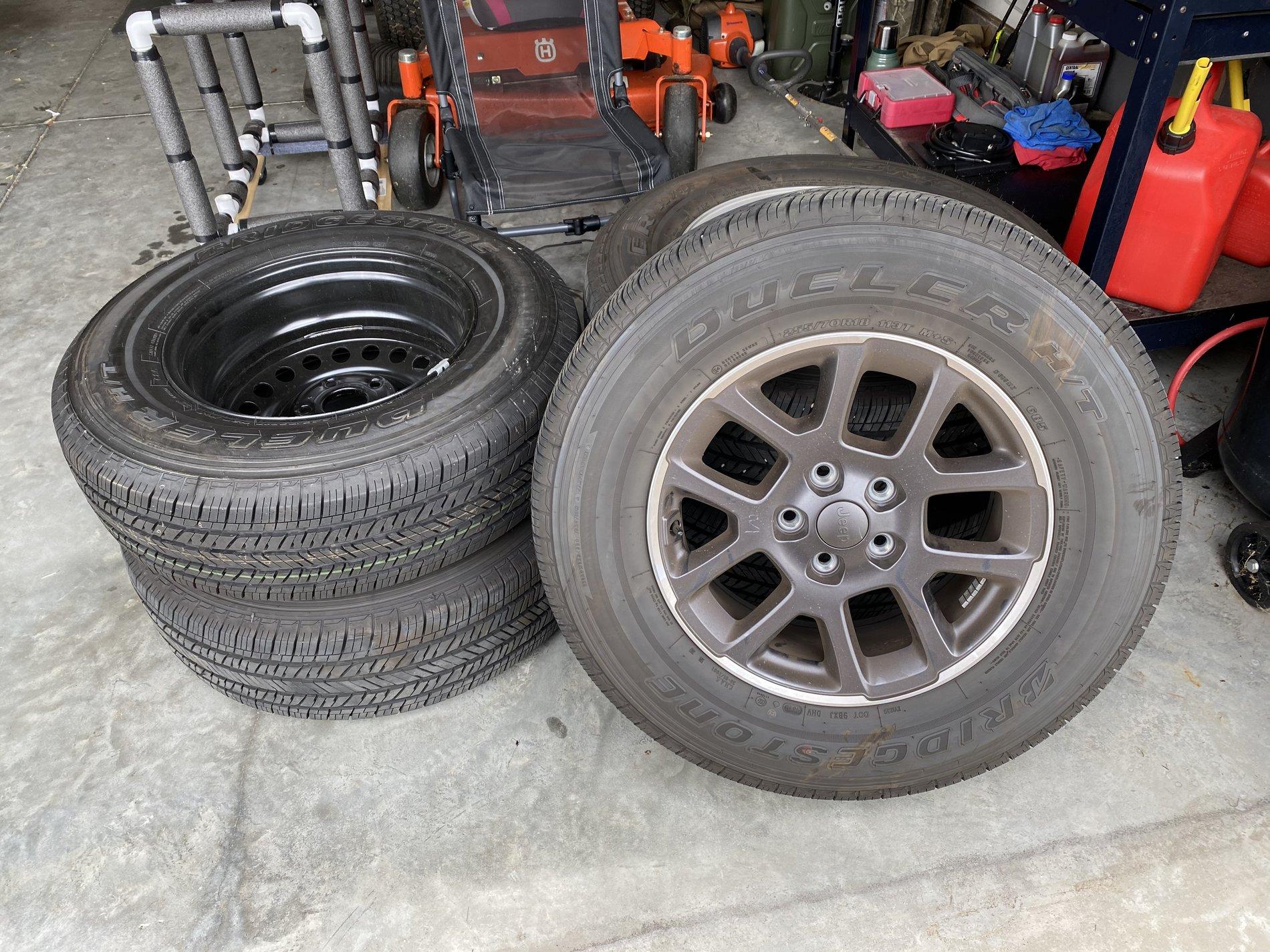 Jeep Gladiator 2020 Jeep Gladiator Take-offs with TPMS (only 3K miles) 298BC682-A587-495F-9F04-C4504499E375